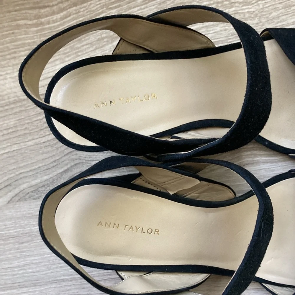Ann Taylor block heel lorna sandal black 7,5